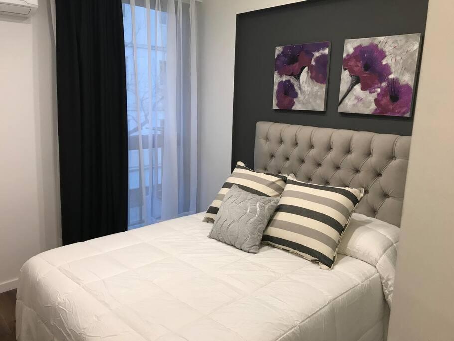 Suite In San Telmo Dormitorio En Suite Con Dos Banos Y Balcon A La Calle ブエノスアイレス エクステリア 写真
