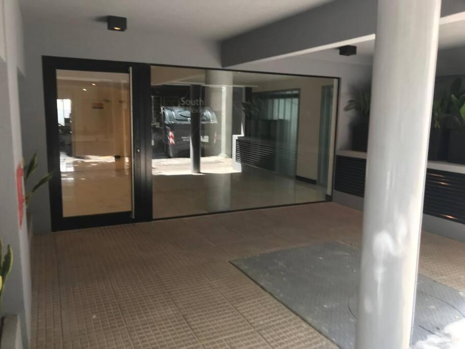 Suite In San Telmo Dormitorio En Suite Con Dos Banos Y Balcon A La Calle ブエノスアイレス エクステリア 写真